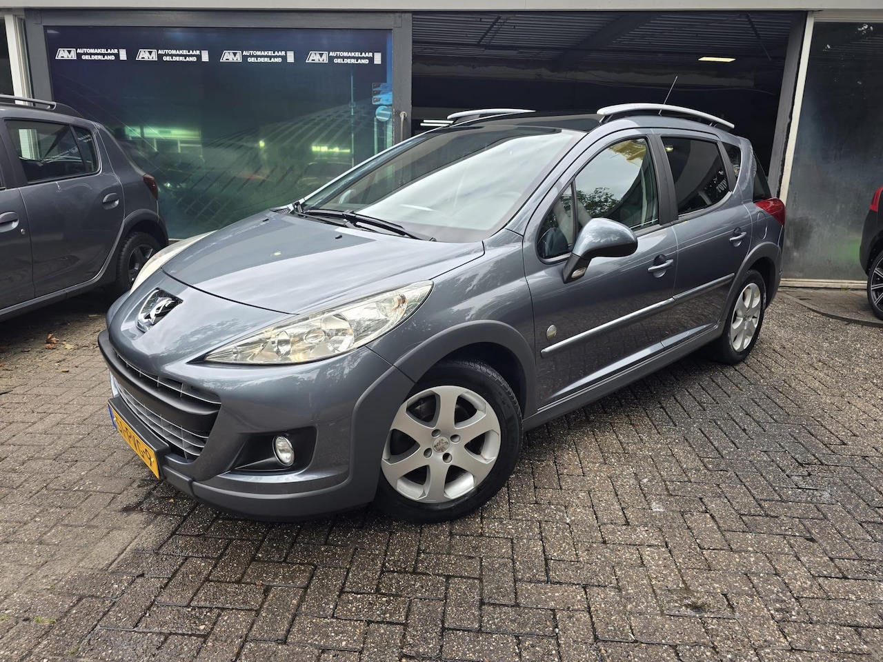 Peugeot 207 SW Outdoor - 1.6 VTi |3/6 OF 12MND GARANTIE | NIEUWE APK | PANO | AIRCO | LMV | TREKHAAK | - AutoWereld.nl