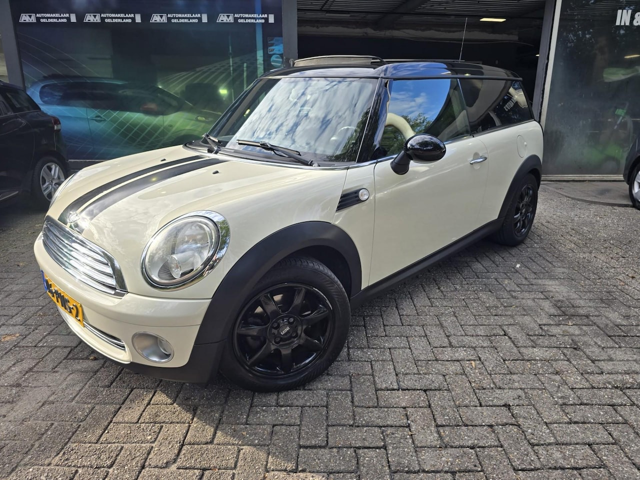 MINI Clubman - 1.6 Cooper Business Line | 3/6 OF 12MND GARANTIE | PANO | AIRCO | LMV | - AutoWereld.nl