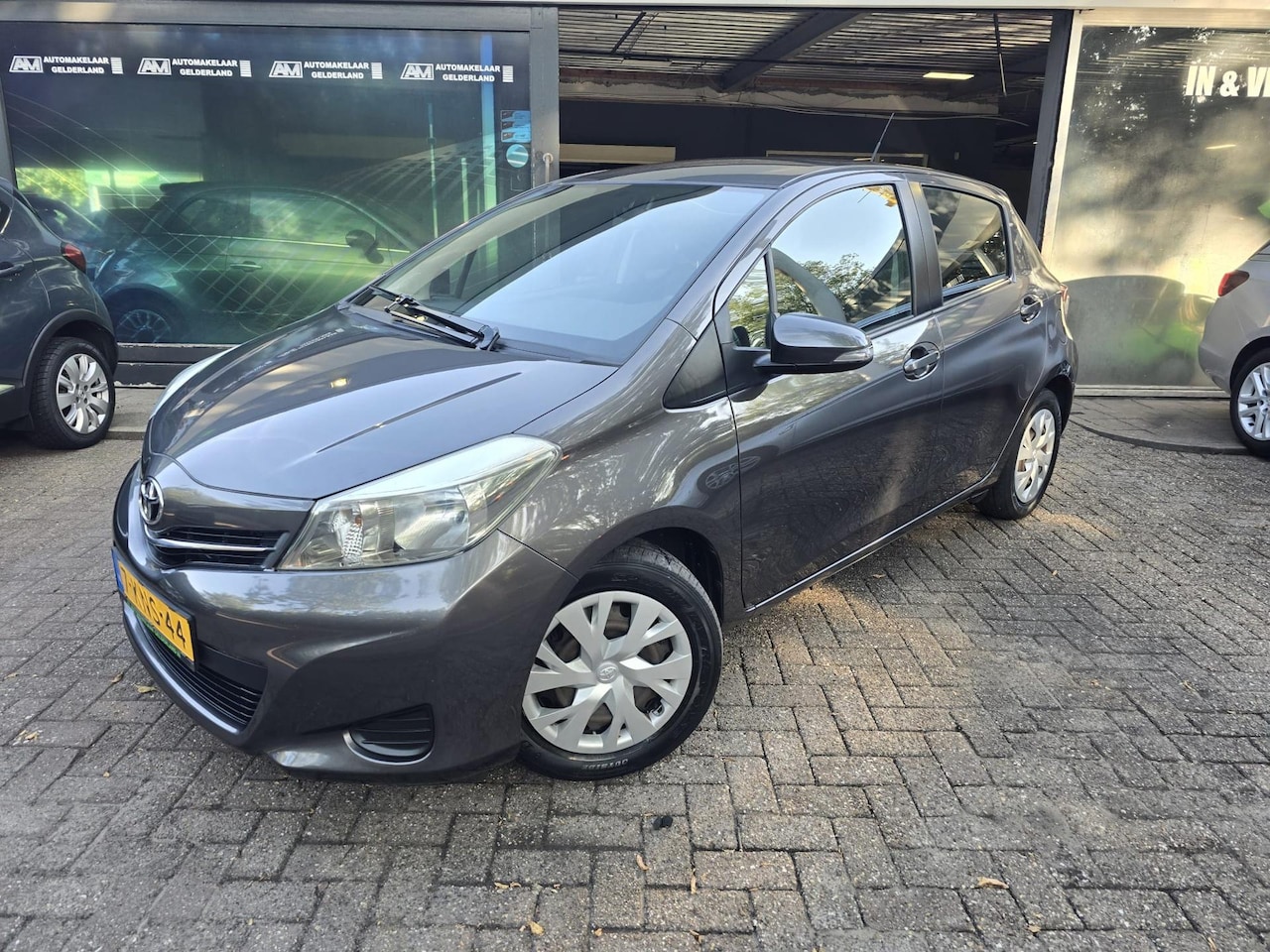 Toyota Yaris - 1.3 VVT-i Aspiration | 2E EIGENAAR | 3/6 OF 12MND GARANTIE | NAVI | CAMERA | AIRCO | NW AP - AutoWereld.nl