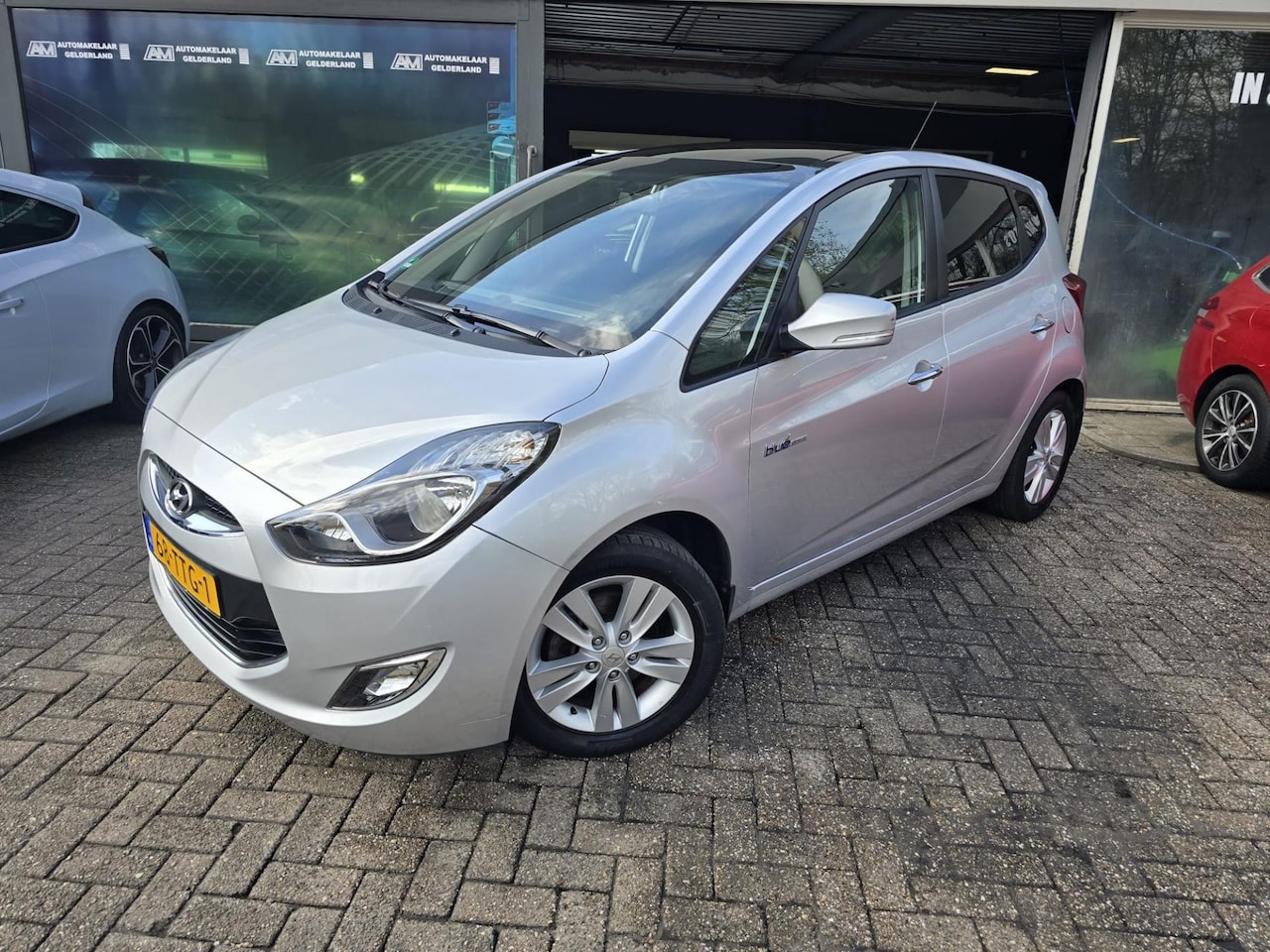 Hyundai ix20 - 1.4i i-Vision | 1E EIGENAAR | 3/6 OF 12MND GARANTIE | AIRCO | CRUISE | LMV | PANO DAK | - AutoWereld.nl