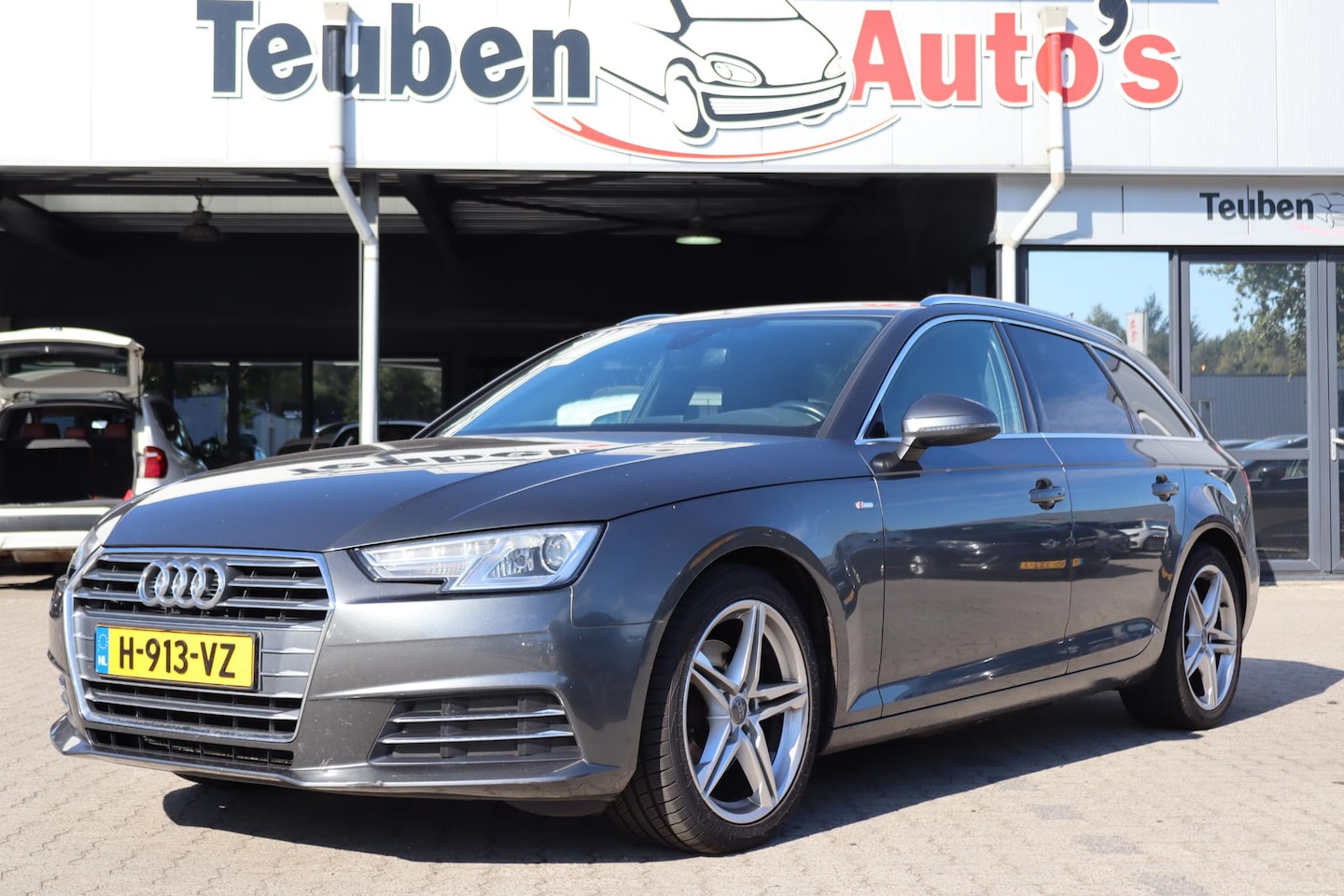 Audi A4 Avant - 2.0 TDI Sport S line edition | Automaat | 2x S-line | Trekhaak | Stoelverwarming | Navigat - AutoWereld.nl
