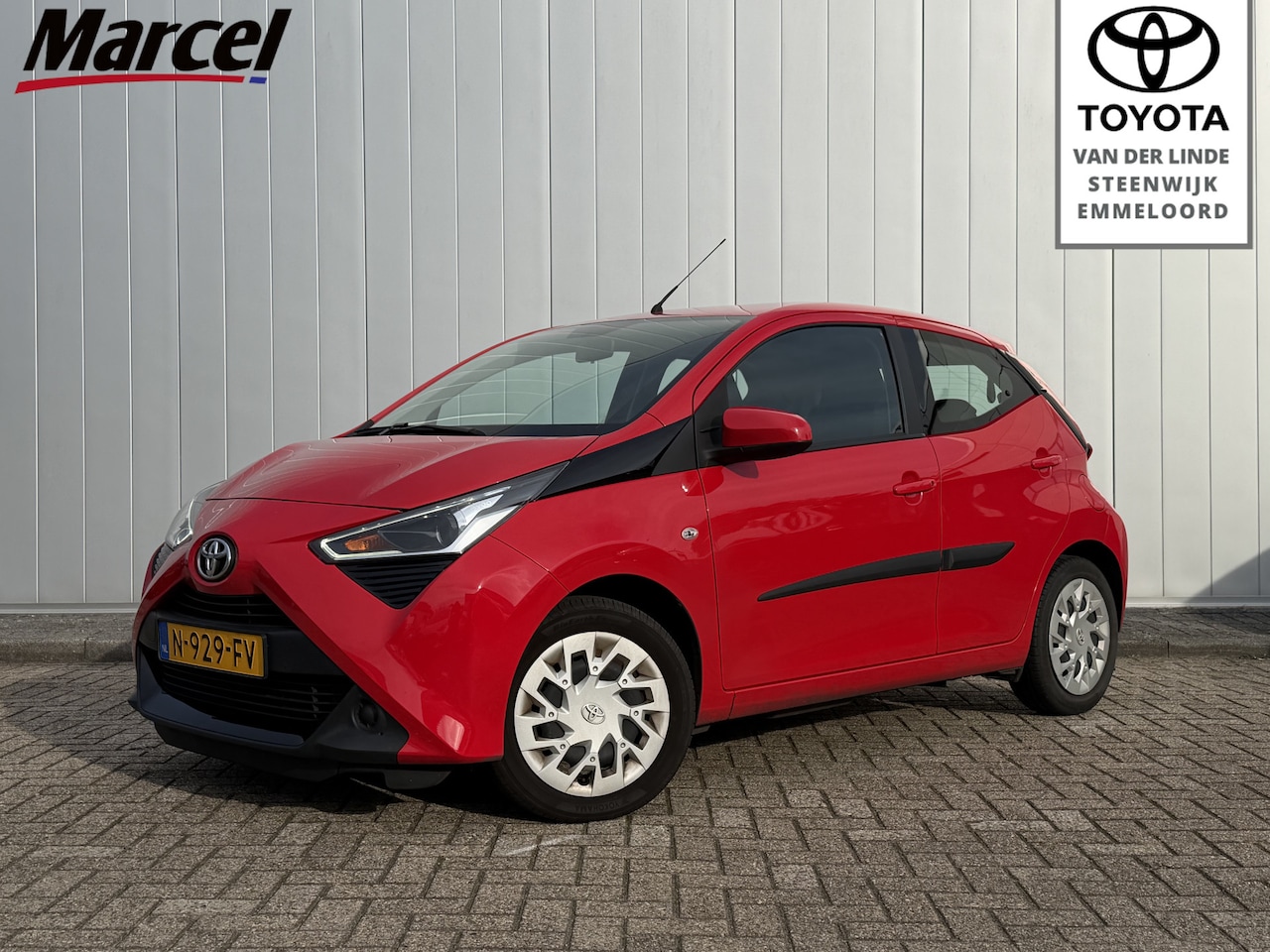 Toyota Aygo - 1.0 VVT-i x-play Carplay Fietsendrager Beugel Camera 1e Eigenaar Dealer Onderhouden - AutoWereld.nl