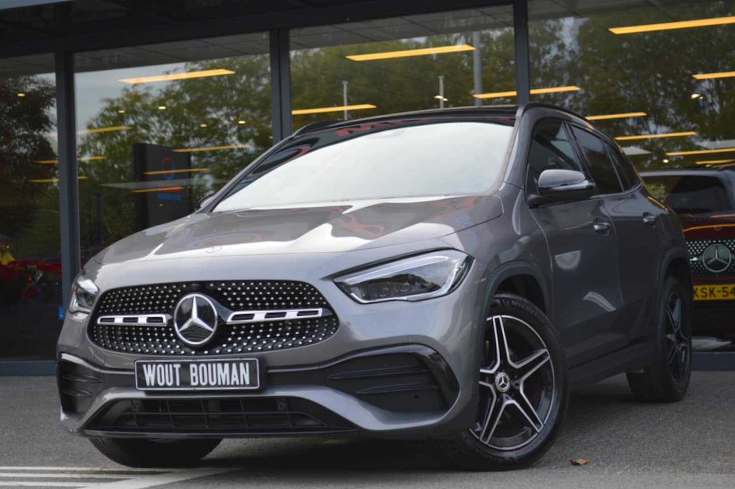Mercedes-Benz GLA-Klasse - 250 e AMG Multibeam Panorama Memory Camera Keyless Trekhaak Pdc - AutoWereld.nl