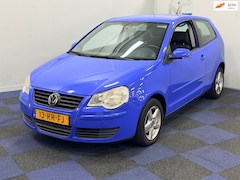 Volkswagen Polo - 1.4-16V Turijn / AIRCO / CRUISE CONTROL / RIJDT SCHAKELT GOED