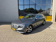 Mercedes-Benz E-klasse Estate - 200 Premium, Luchtvering, Trekhaak, 4 seizoenen banden, Elektrische stoelen & sfeerverlich