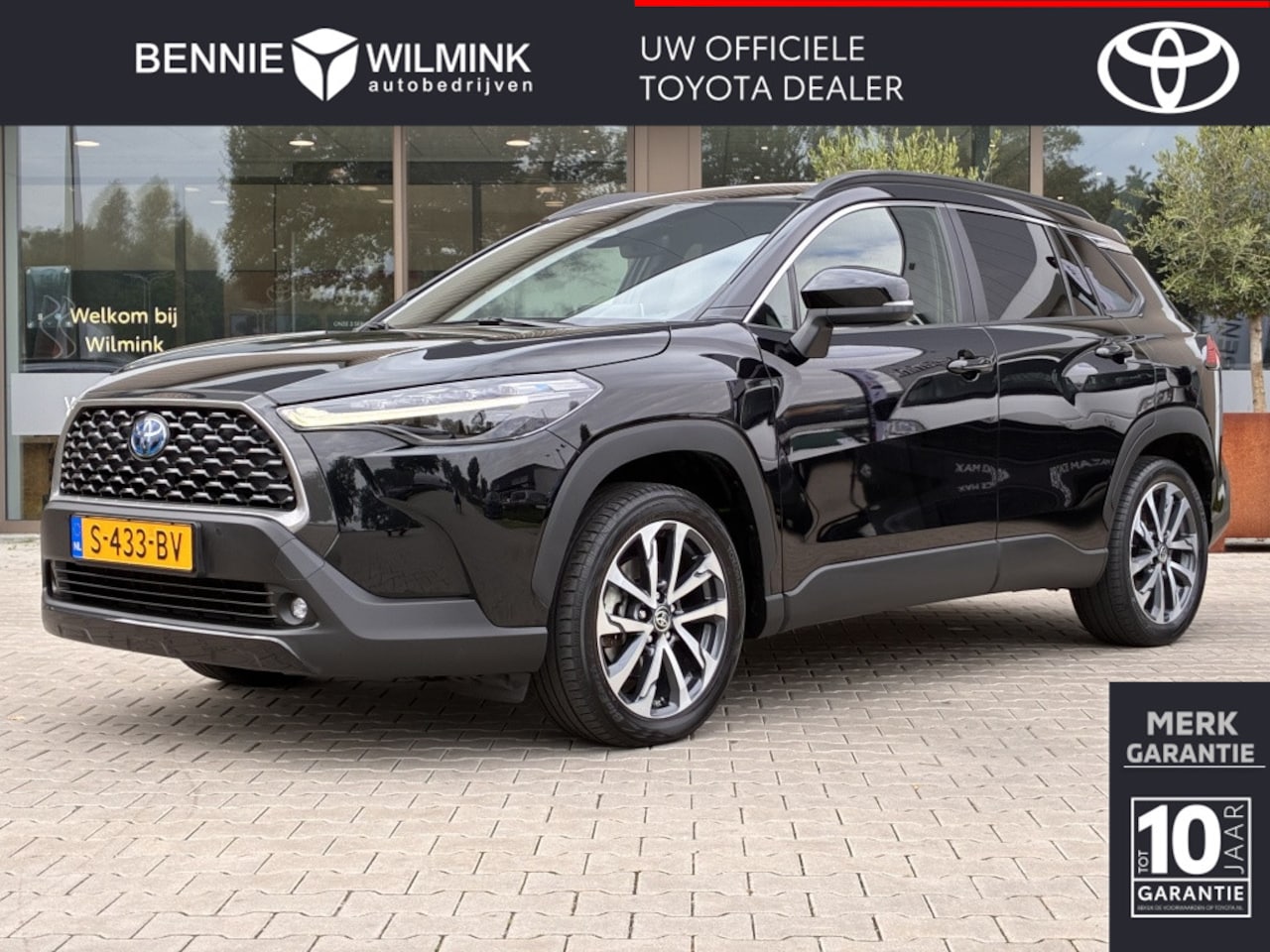 Toyota Corolla Cross - 2.0 HP Hybrid First Edition | Trekhaak - AutoWereld.nl