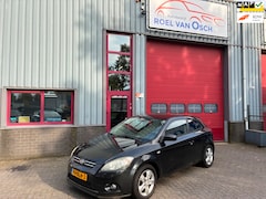 Kia Pro cee'd - 1.4 CVVT X-ecutive 3 deurs Clima PDC