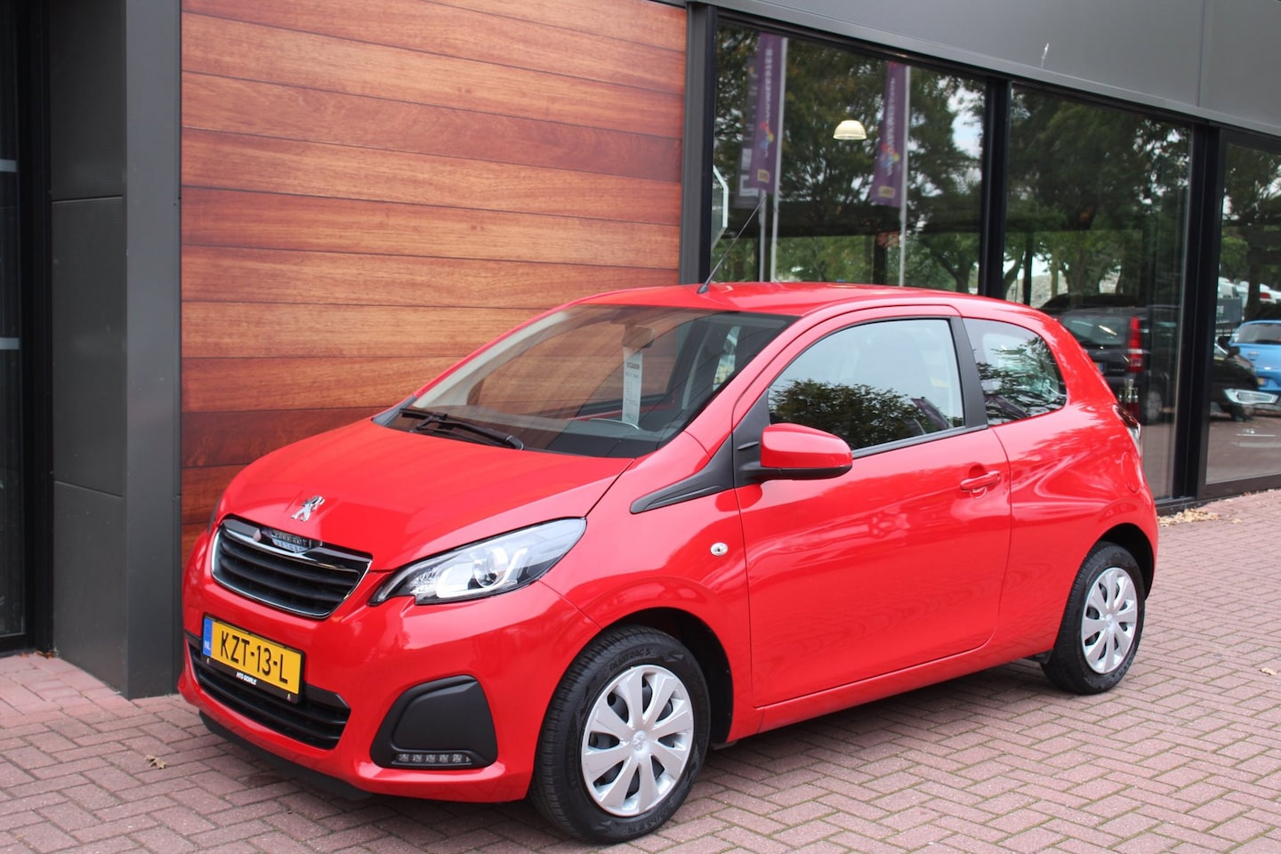 Peugeot 108 - 1.0 e-VTi Active lage kilometerstand 12 maanden Bovag garantie - AutoWereld.nl