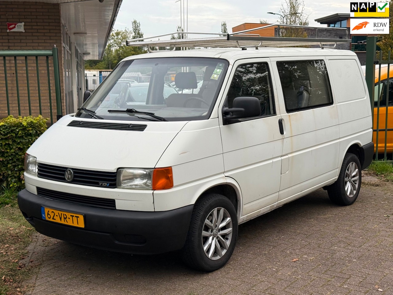 Volkswagen Transporter - 2.5 TDI 292 T800 DC 2000 APK|KM NAP! - AutoWereld.nl