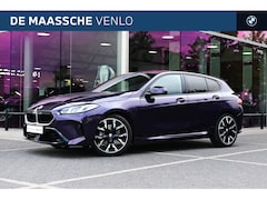 BMW 1-serie - 120 M Sport Automaat / Sportstoelen / Achteruitrijcamera / Stoelverwarming / Getint glas