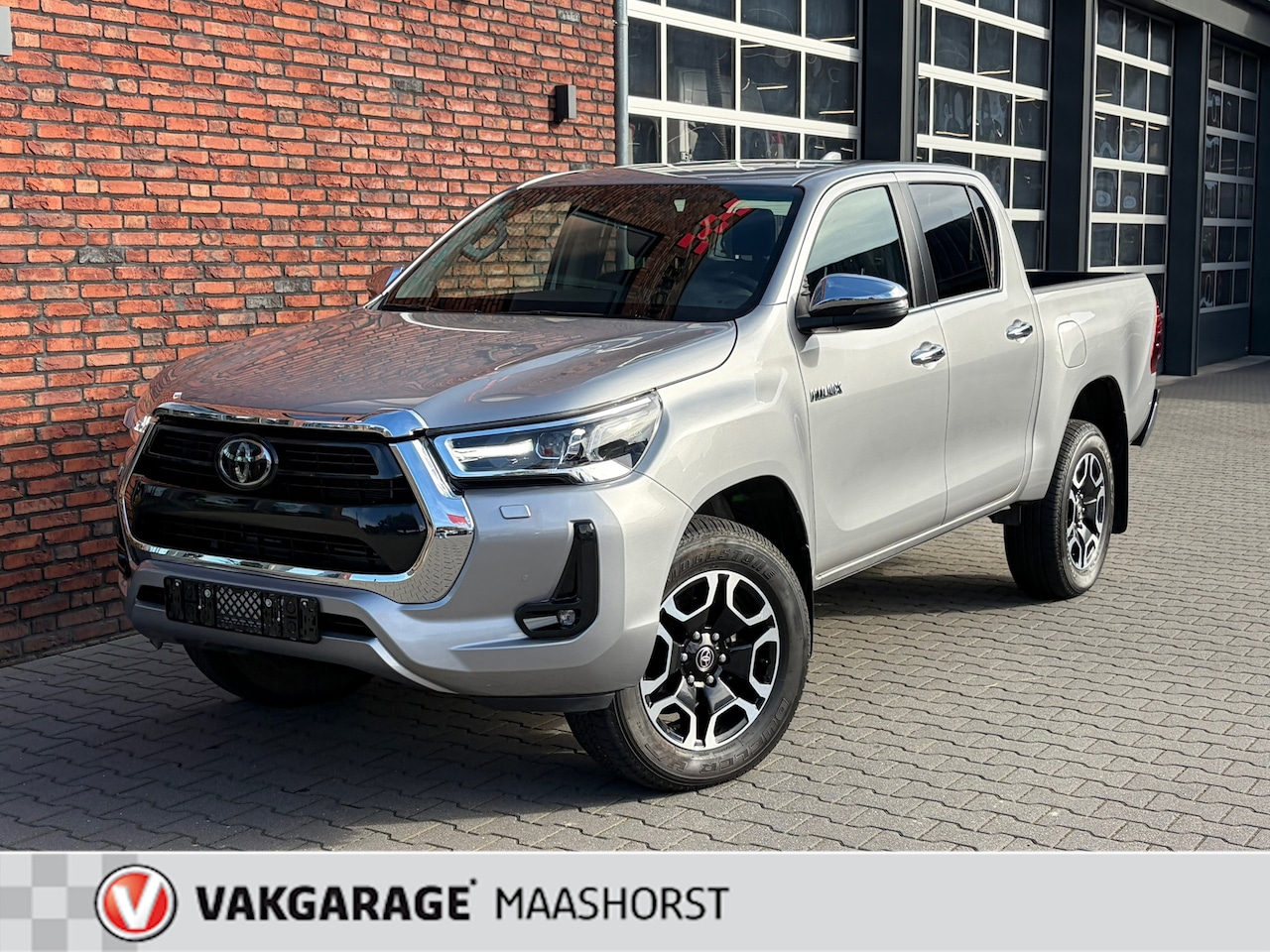 Toyota HiLux - 2.8 D-4D Double Cab 4x4 Professional premium 3500Kg Trek. AchteruitrijCam./Adapt.Cruise/PD - AutoWereld.nl