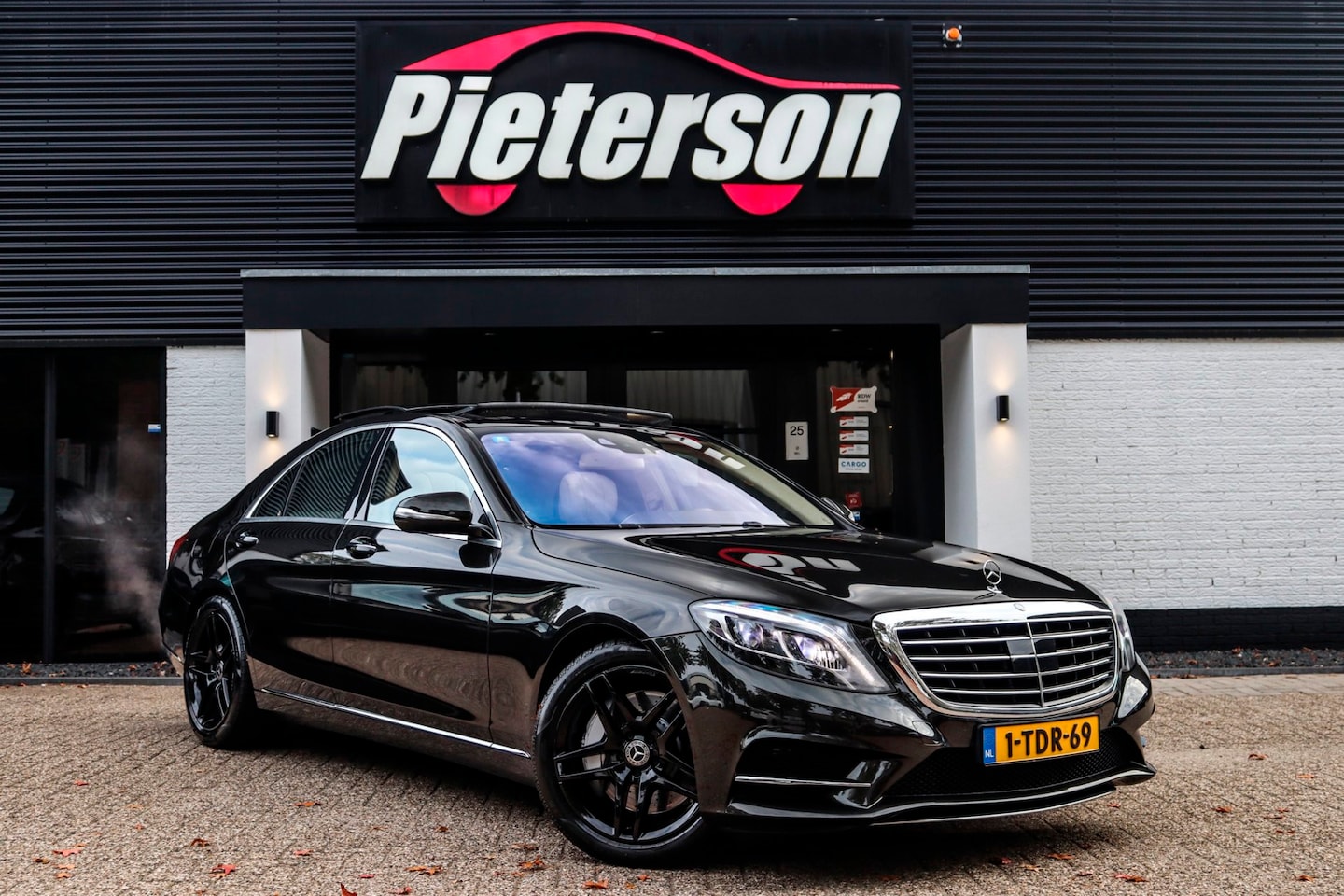 Mercedes-Benz S-klasse - 500 AMG NAP PANO MASSAGE ALLE OPTIES - AutoWereld.nl