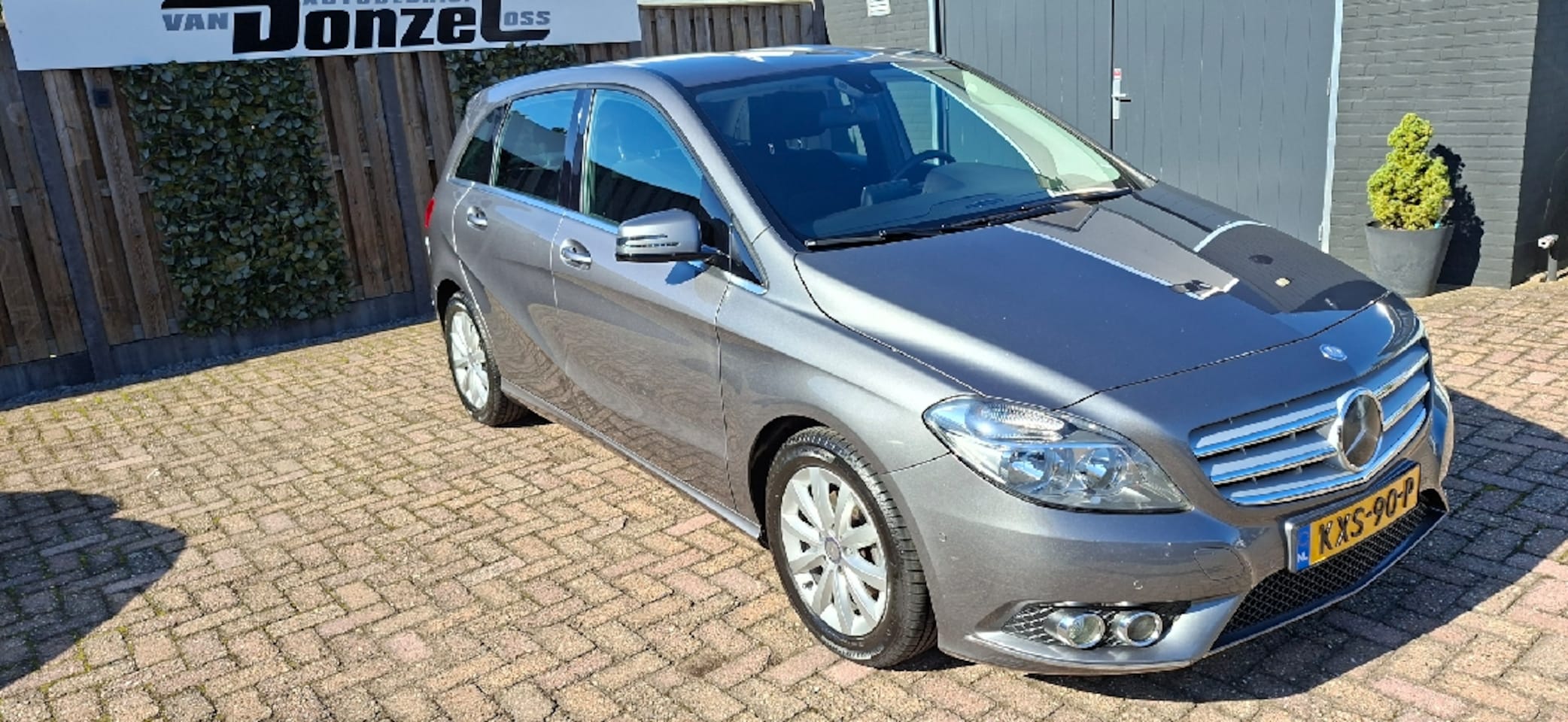 Mercedes-Benz B-klasse - 180 AUTOMAAT + NAVIGATIE - AutoWereld.nl