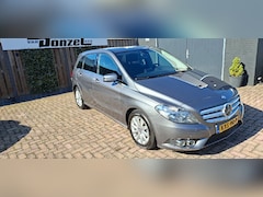 Mercedes-Benz B-klasse - 180 AUTOMAAT + NAVIGATIE