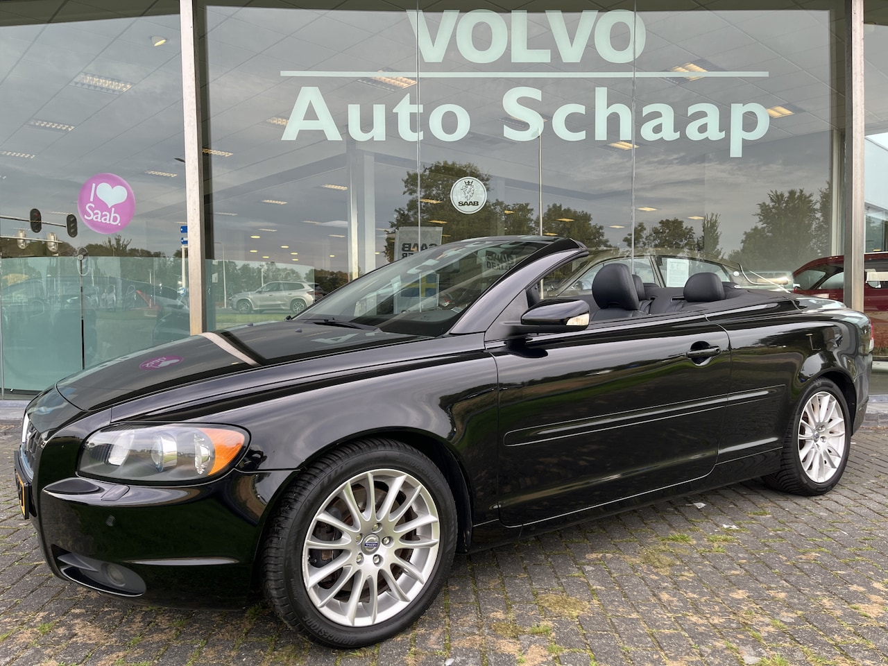 Volvo C70 Convertible - 2.5 T5 Summum | Rijklaar incl garantie | Parkeersensoren voor en achter Leer Airco - AutoWereld.nl