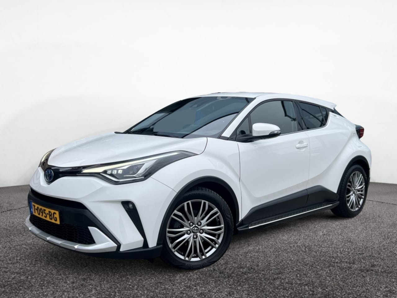 Toyota C-HR - 2.0 Hybrid Executive 2.0 Hybrid Executive - AutoWereld.nl