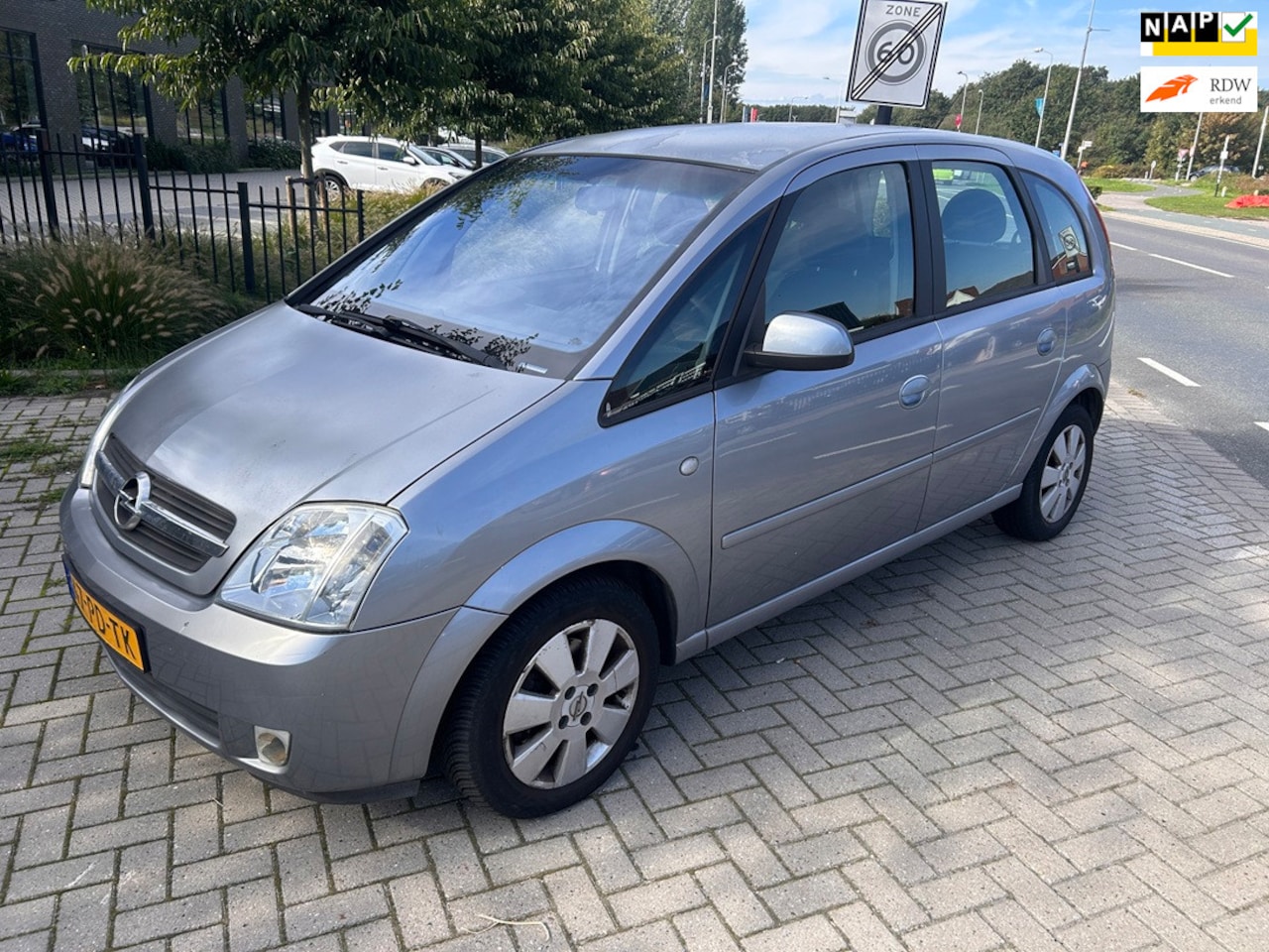 Opel Meriva - 1.6-16V Cosmo CLIMATRONIC! NIEUWE APK! - AutoWereld.nl
