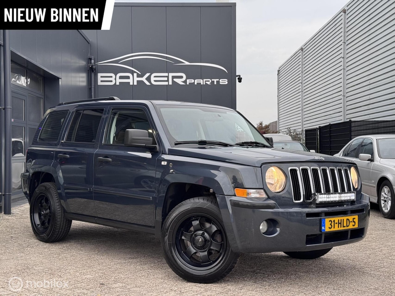 Jeep Patriot - 2.4 Sport ~ Leder ~ Airco ~ - AutoWereld.nl