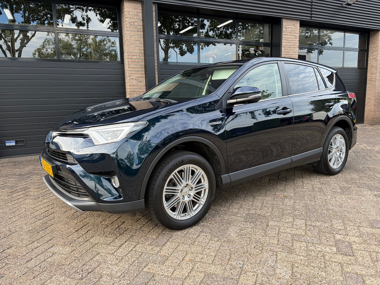 Toyota RAV4 - 2.5 Hybrid AWD Executive Trekhaak - AutoWereld.nl