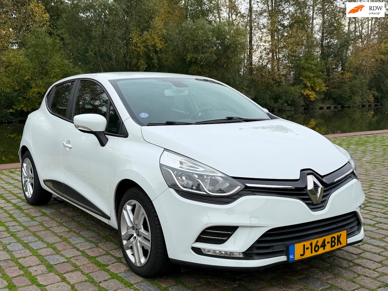Renault Clio - 0.9 TCe Zen 1e eigenaar elektrische ramen airco cruise control soundsysteem navigatie star - AutoWereld.nl