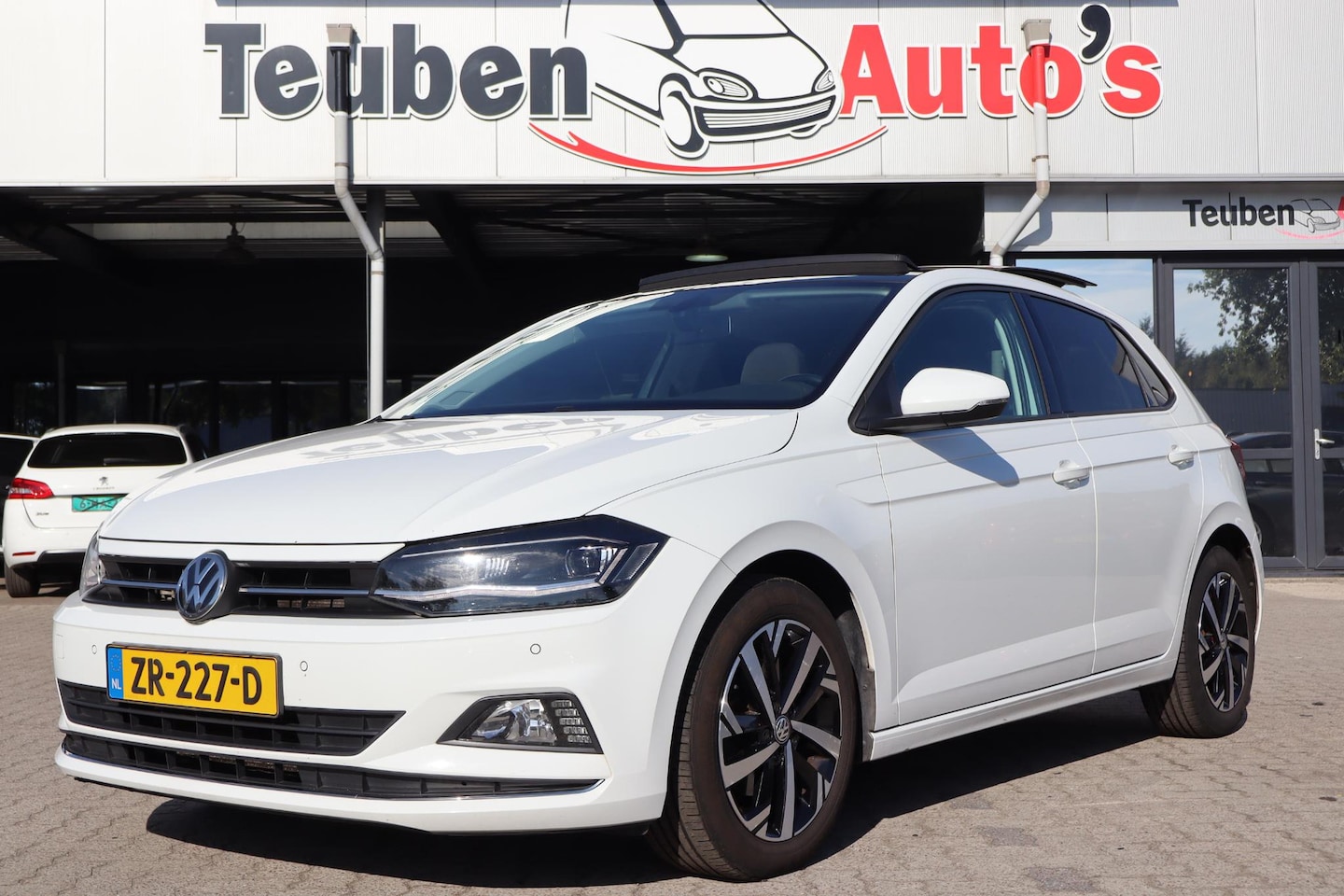 Volkswagen Polo - 1.0 TSI Highline | Elektrisch glazen panorama-dak | Rondom LED | Adaptive cruise control | - AutoWereld.nl