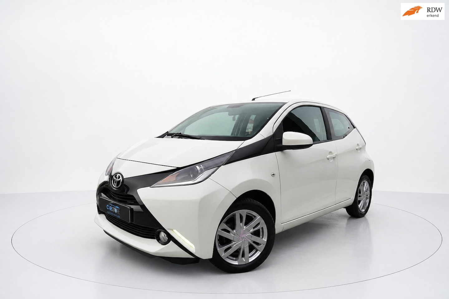 Toyota Aygo - 1.0 VVT-i x-play AUTOMAAT AIRCO - AutoWereld.nl
