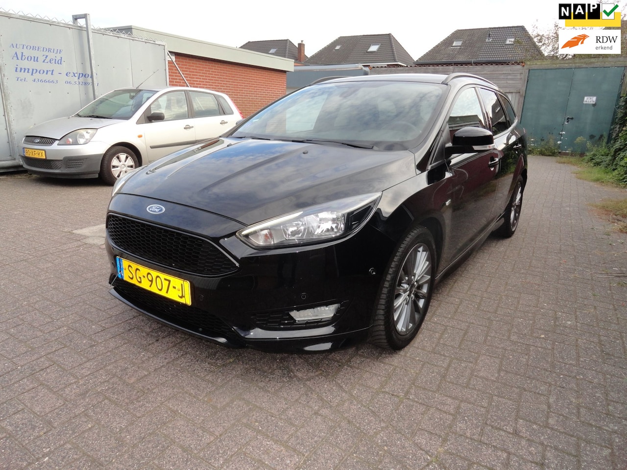 Ford Focus Wagon - 1.5 ST-Line NAVI CLIMA NIEUWSTAAT - AutoWereld.nl