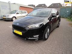 Ford Focus Wagon - 1.5 ST-Line NAVI CLIMA NIEUWSTAAT