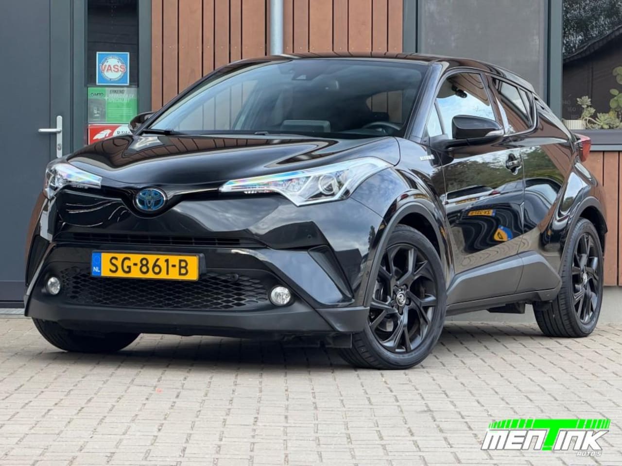 Toyota C-HR - 1.8 HYBRID Black Edition N.A.P. JBL Leder Camera Trekhaak - AutoWereld.nl