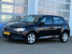 Skoda Fabia - 1.0 Edition 5-Drs Airco Navi Bluetooth Cruise Trekhaak DB-riem vv