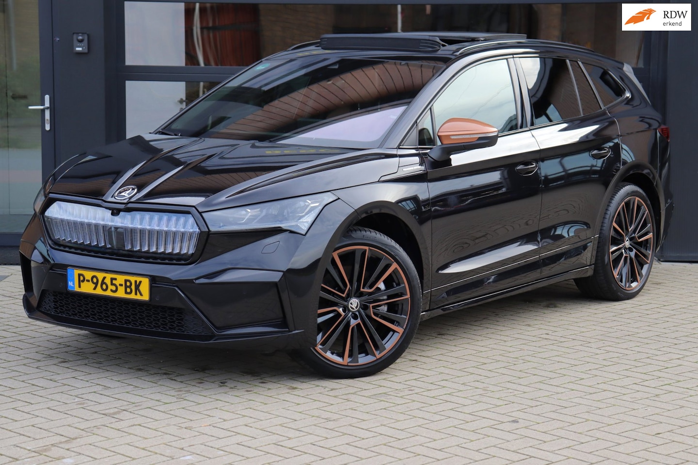 Skoda Enyaq iV - 80 Founders Edition Black | SOH 91,5% | NAP | eerste Eigenaar | 360 Camera | Stuur/Stoel V - AutoWereld.nl