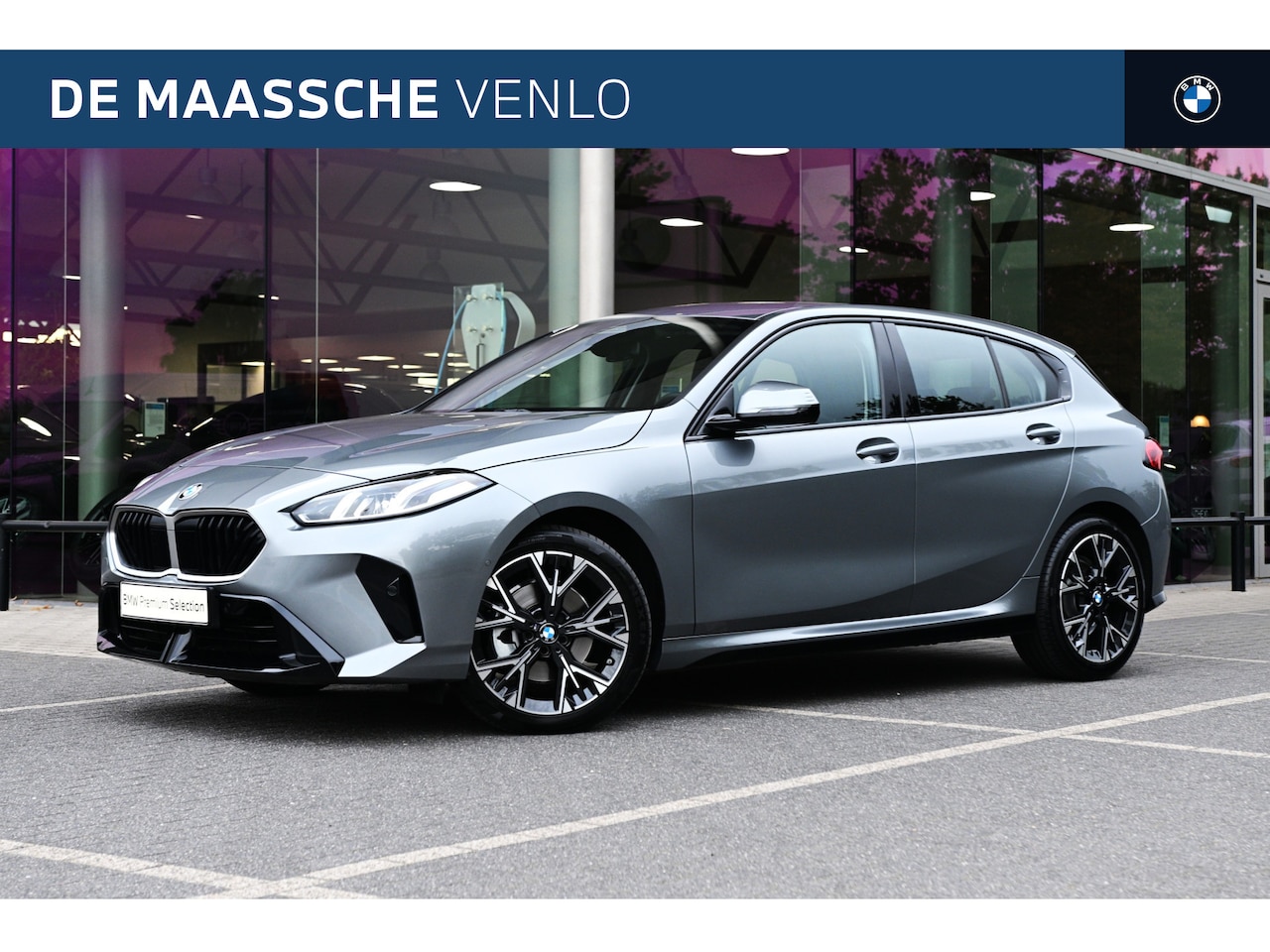 BMW 1-serie - 120 M Sport Automaat / Achteruitrijcamera / Stuurverwarming / Stoelverwarming / Leder / LE - AutoWereld.nl
