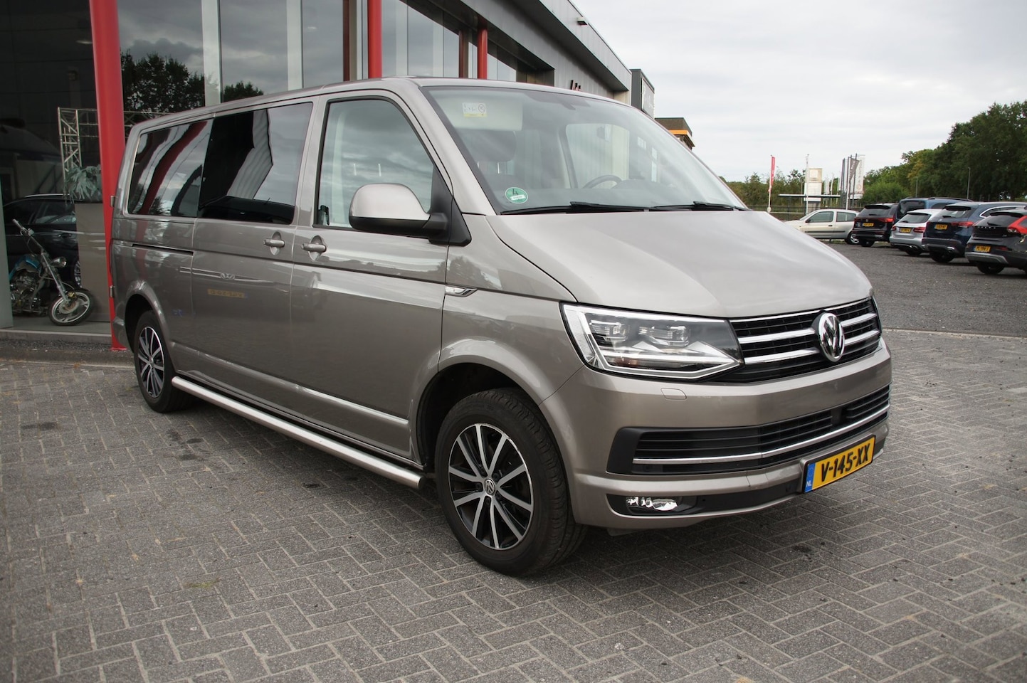 Volkswagen Transporter - 2.0 TDI L2H1 DC Highline 2.0 TDI L2H1 DC Highline - AutoWereld.nl