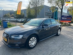 Audi A4 Limousine - 1.8 TFSIe Limited S LINE - TREKHAAK - NAP