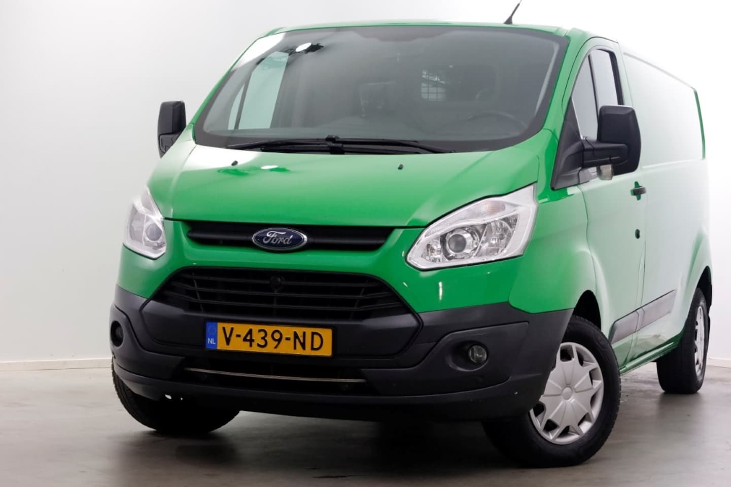 Ford Transit Custom - 2.0 TDCI L2H1 Trend Airco/Navi/Camera 03-2018 - AutoWereld.nl