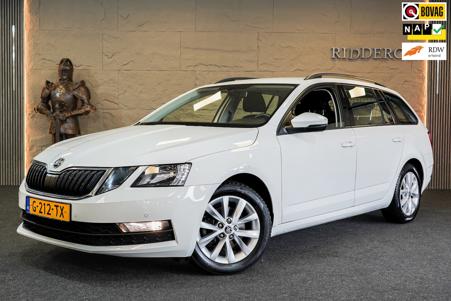 Skoda Octavia Combi - 1.5 TSI Greentech Sport Business|GARANTIE|CRUISE|CARPLAY|NAVI|CAMERA - AutoWereld.nl