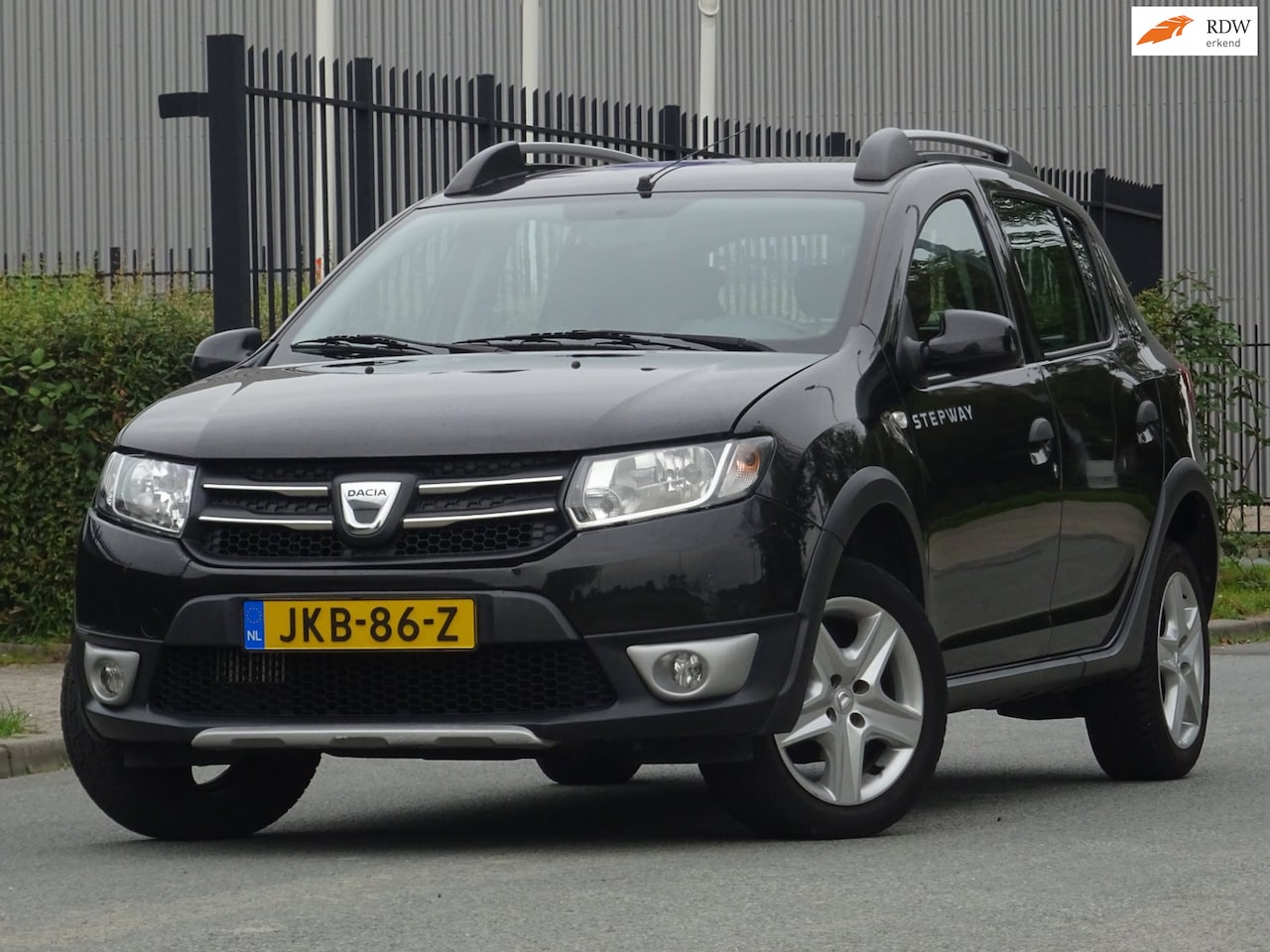 Dacia Sandero Stepway - 0.9 TCe Lauréate NAV/AC/CRUISE/PDC/APK - AutoWereld.nl