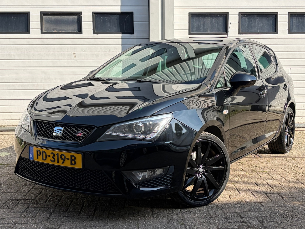 SEAT Ibiza - 1.0 TSI FR Nieuwe apk xenon led stoelverwarming airco navi cruisecontrol elektrisch ramen - AutoWereld.nl