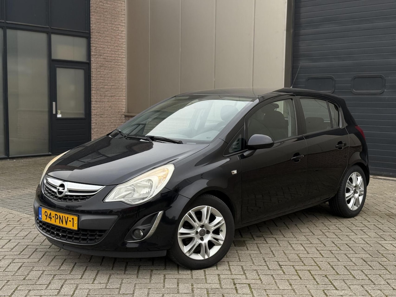 Opel Corsa - 1.2-16V 5-DRS 2011 Airco/Cruise/Aux NL Auto - AutoWereld.nl