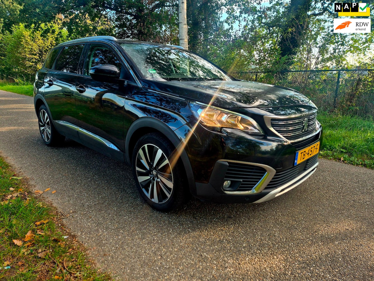 Peugeot 5008 - 1.2 PureTech Allure 7 prs camera - AutoWereld.nl