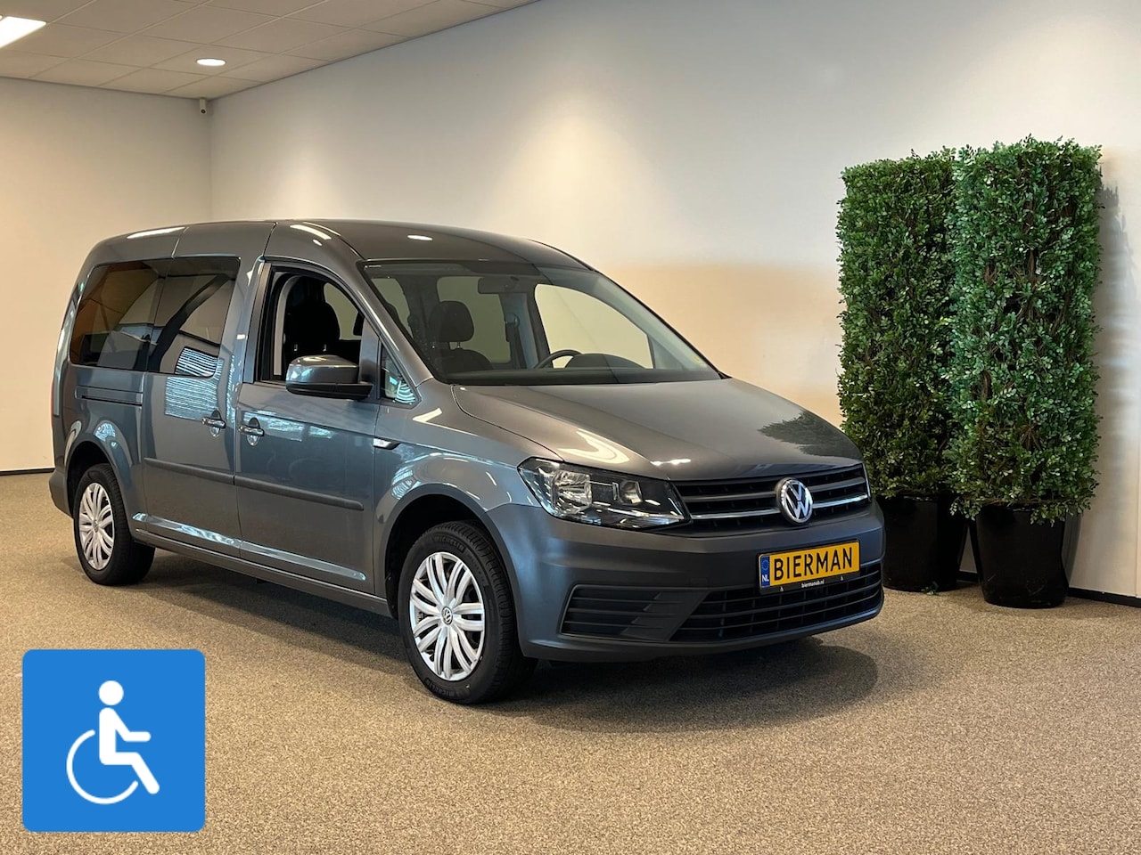 Volkswagen Caddy Maxi - Rolstoelauto 5+1 incl. bodyguard + lier - AutoWereld.nl