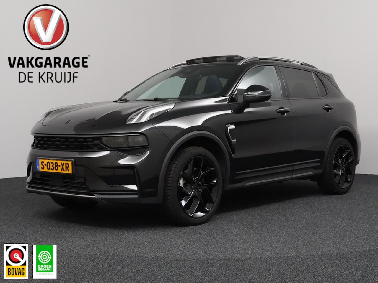 Lynk & Co 01 - 1.5 PHEV Black Edition Donkere hemel ACC | Pano | 360° Camera! - AutoWereld.nl