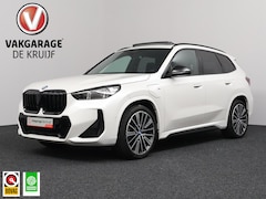 BMW X1 - xDrive30e M-Pakket | Driving Assistant Plus | Camera | Panoramadak | Trekhaak