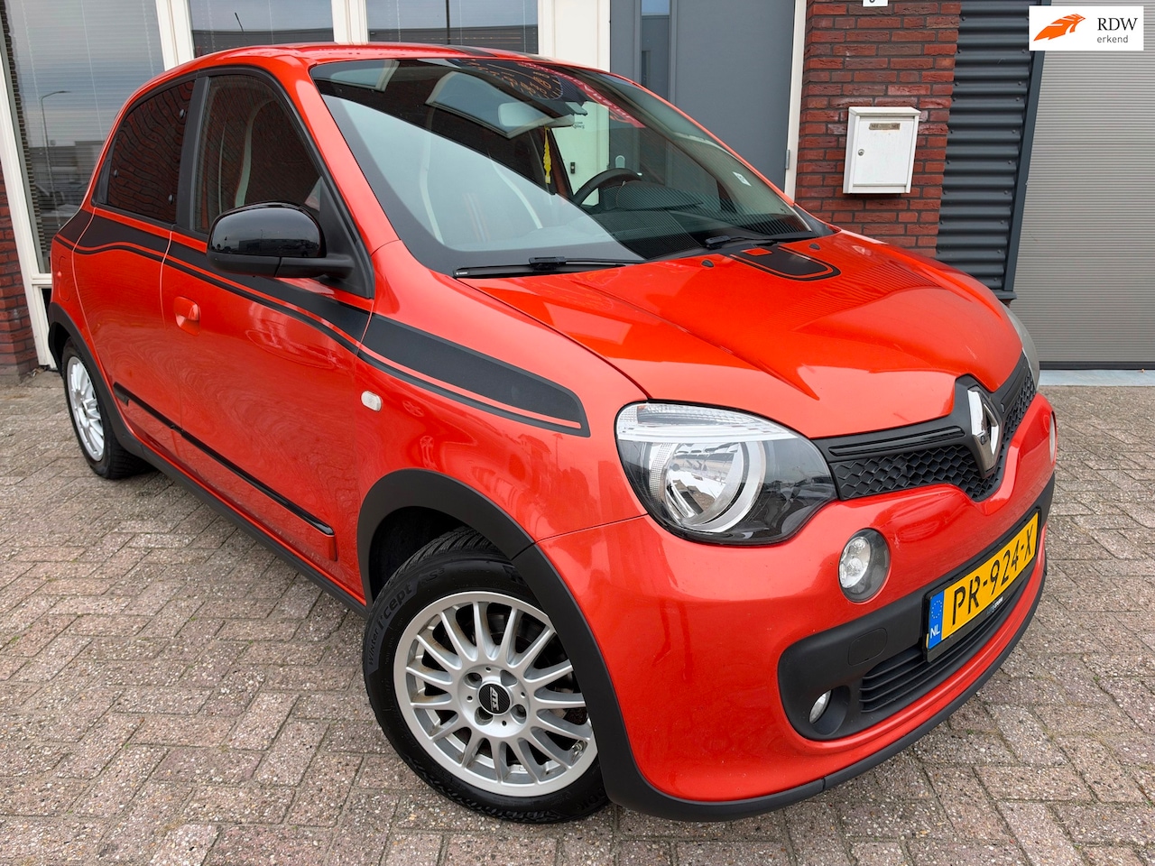 Renault Twingo - 0.9 TCe GT / Navi / Camera / Leder / PDC / DAB / Uniek - AutoWereld.nl