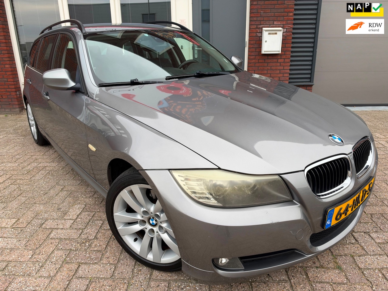 BMW 3-serie Touring - 318i Business Line / Navi / PDC / Cruise / LM / NAP / Volledig onderhouden - AutoWereld.nl