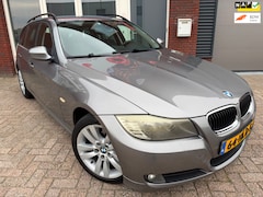 BMW 3-serie Touring - 318i Business Line / Navi / PDC / Cruise / LM / NAP / Volledig onderhouden