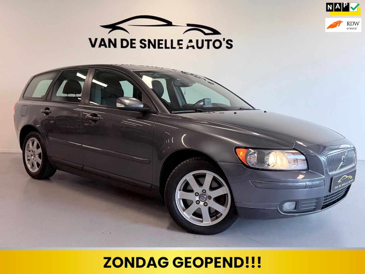 Volvo V50 - 2.4 Edition II AUTOMAAT/NAP/CLIMA/CRUISE/NAVI/TREKHAAK - AutoWereld.nl