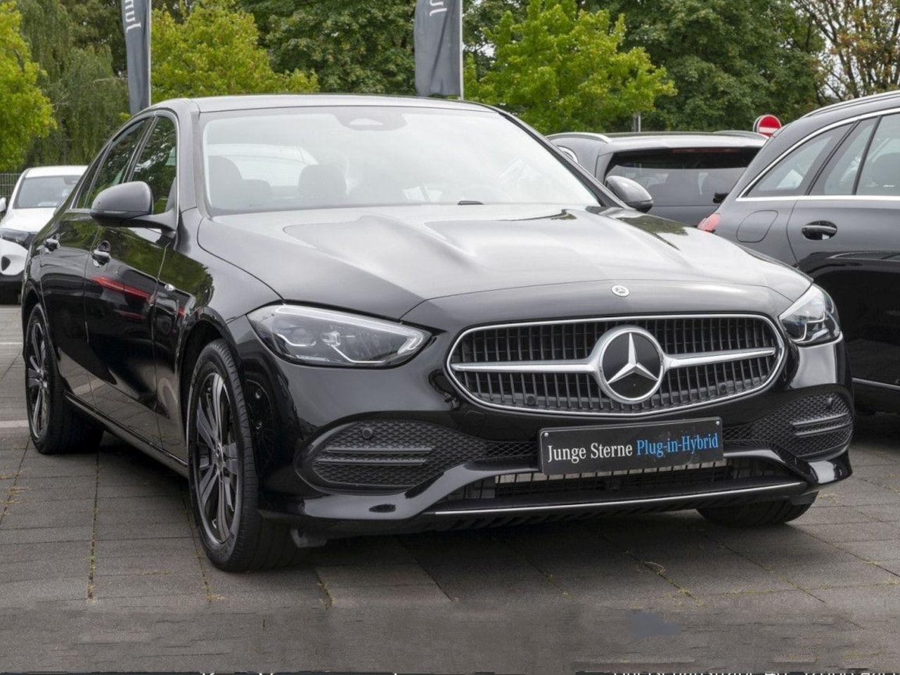 Mercedes-Benz C-klasse - 300e AVANTGARDE ** HIGH LED, MEMORY, 18-inch LMV, CAMERA, ** Ex MB-AG - UNFALLFREI ** ** I - AutoWereld.nl