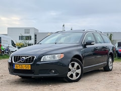 Volvo V70 - 2.4 D5 Kinetic/ AUTOMAAT/ RIJDT TOP