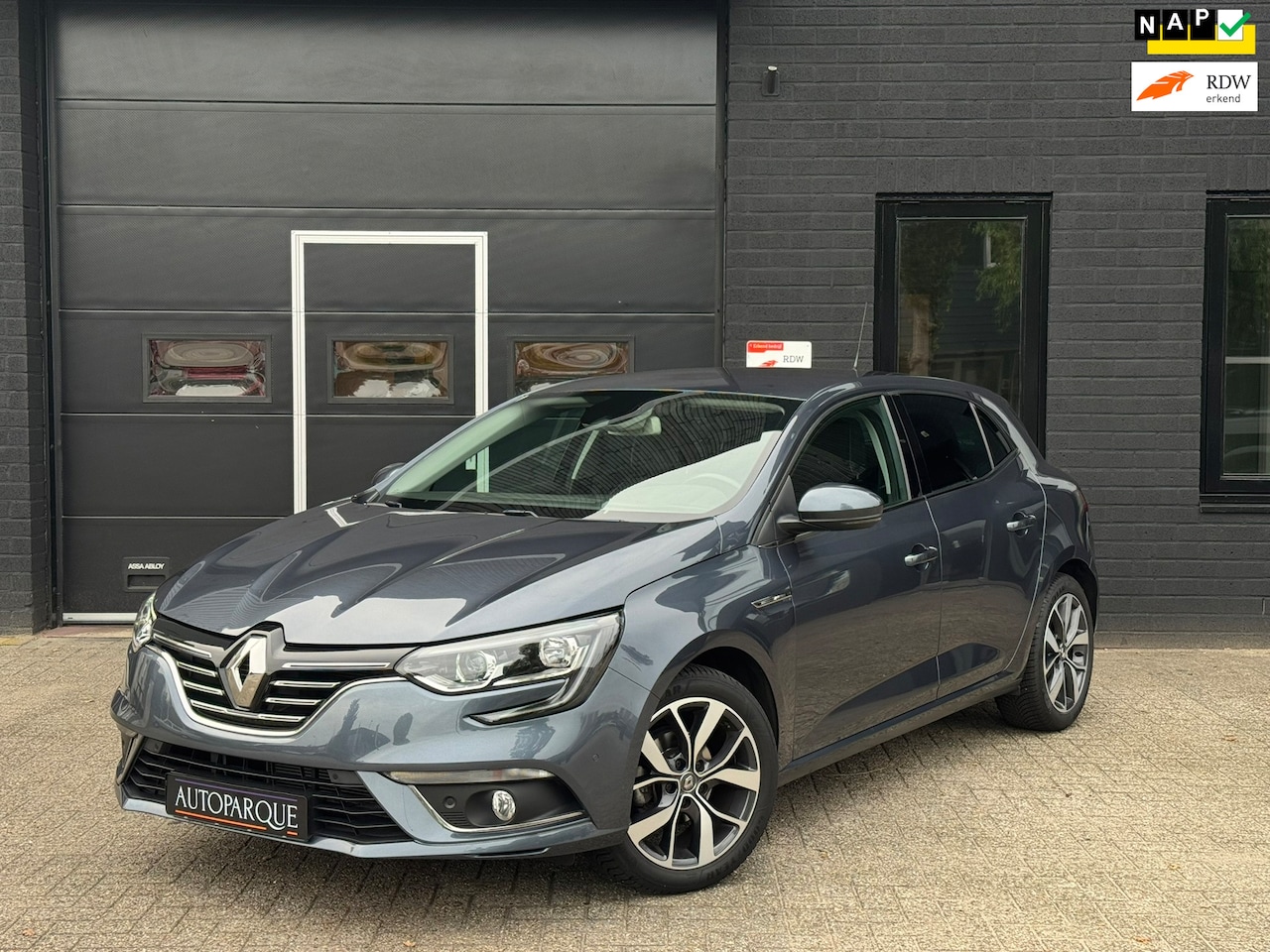 Renault Mégane - 1.2 TCe Bose - Veel opties - Compleet onderhouden - Zeer nette staat! - AutoWereld.nl